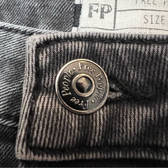 Free People Womens Clean girlfriend Straight leg Jens Size 27S Gray Raw Hem fade - Picture 8 of 14